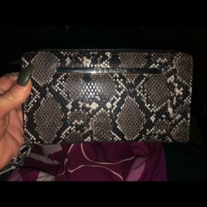 Steve madden snakeskin wristlet
